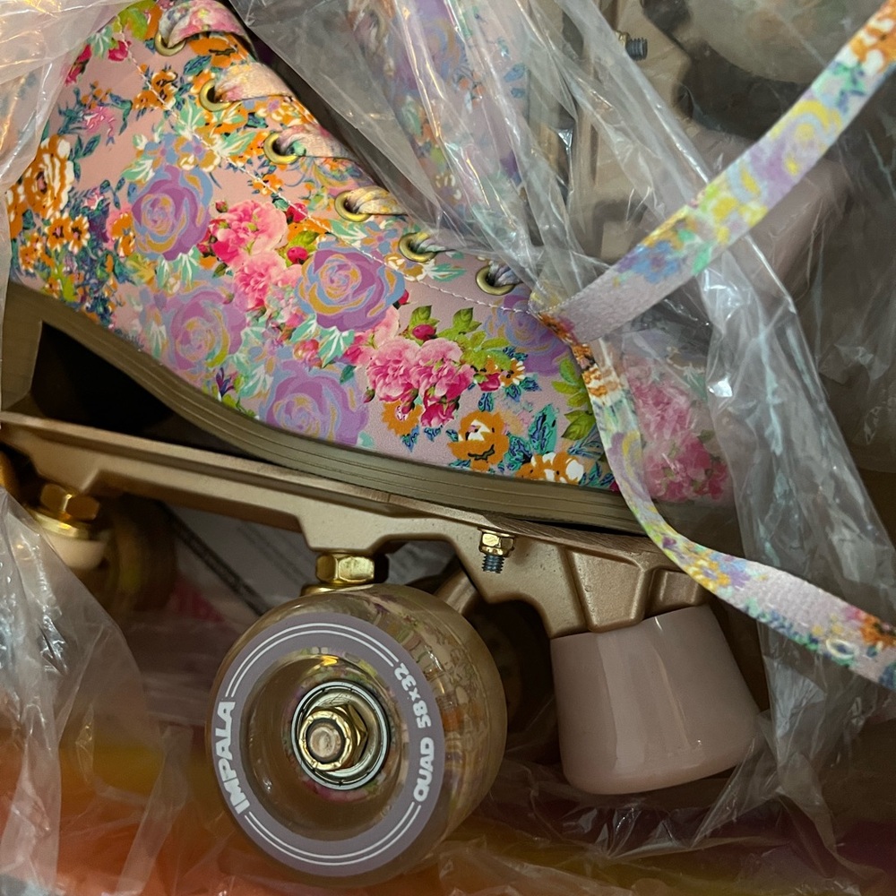 Brand new with tag impala roller skates 💓